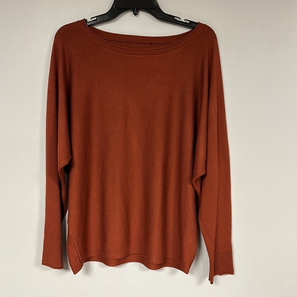Pretty rust colored scoop neck sweater, dolman sleeves, L (xl) washable